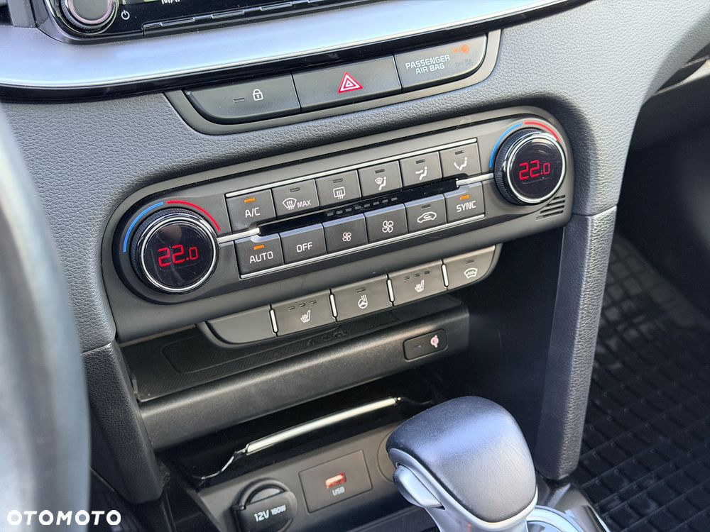 Kia XCeed 1.5 T-GDI L Business Line DCT - 19