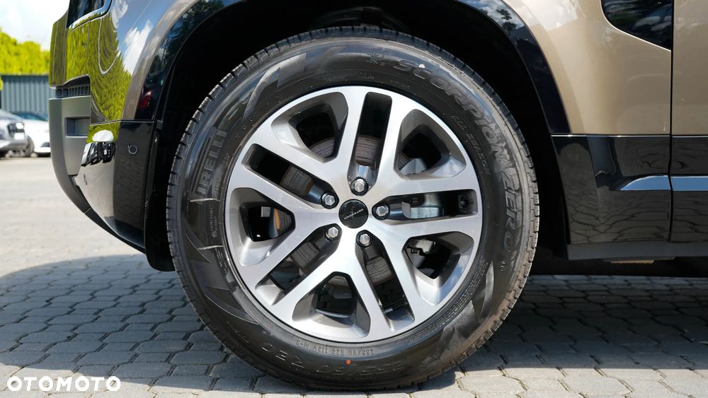 Land Rover Defender 3.0 D250 mHEV X-Dynamic HSE - 13