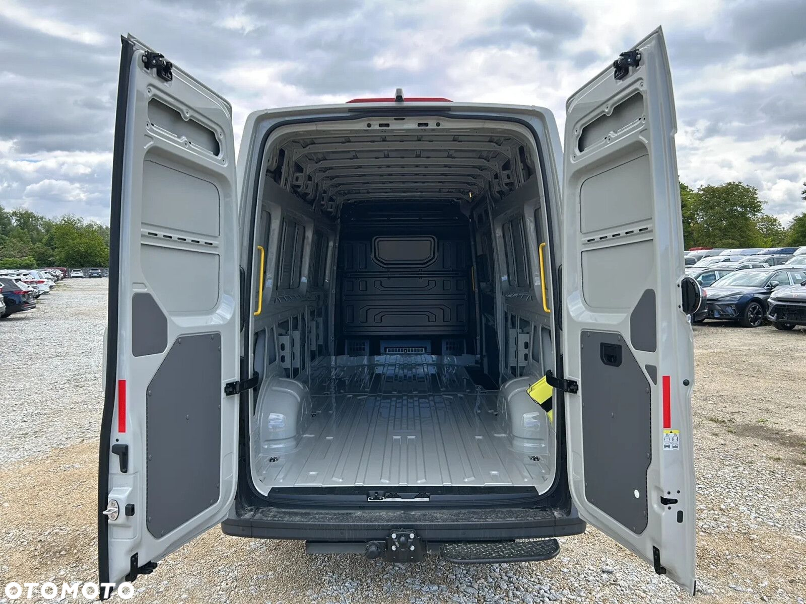 Volkswagen Crafter 35 Furgon L4H3, 2.0BiTDI 177KM, 4490mm, Wysoki dach, r.o. 4490 - 10