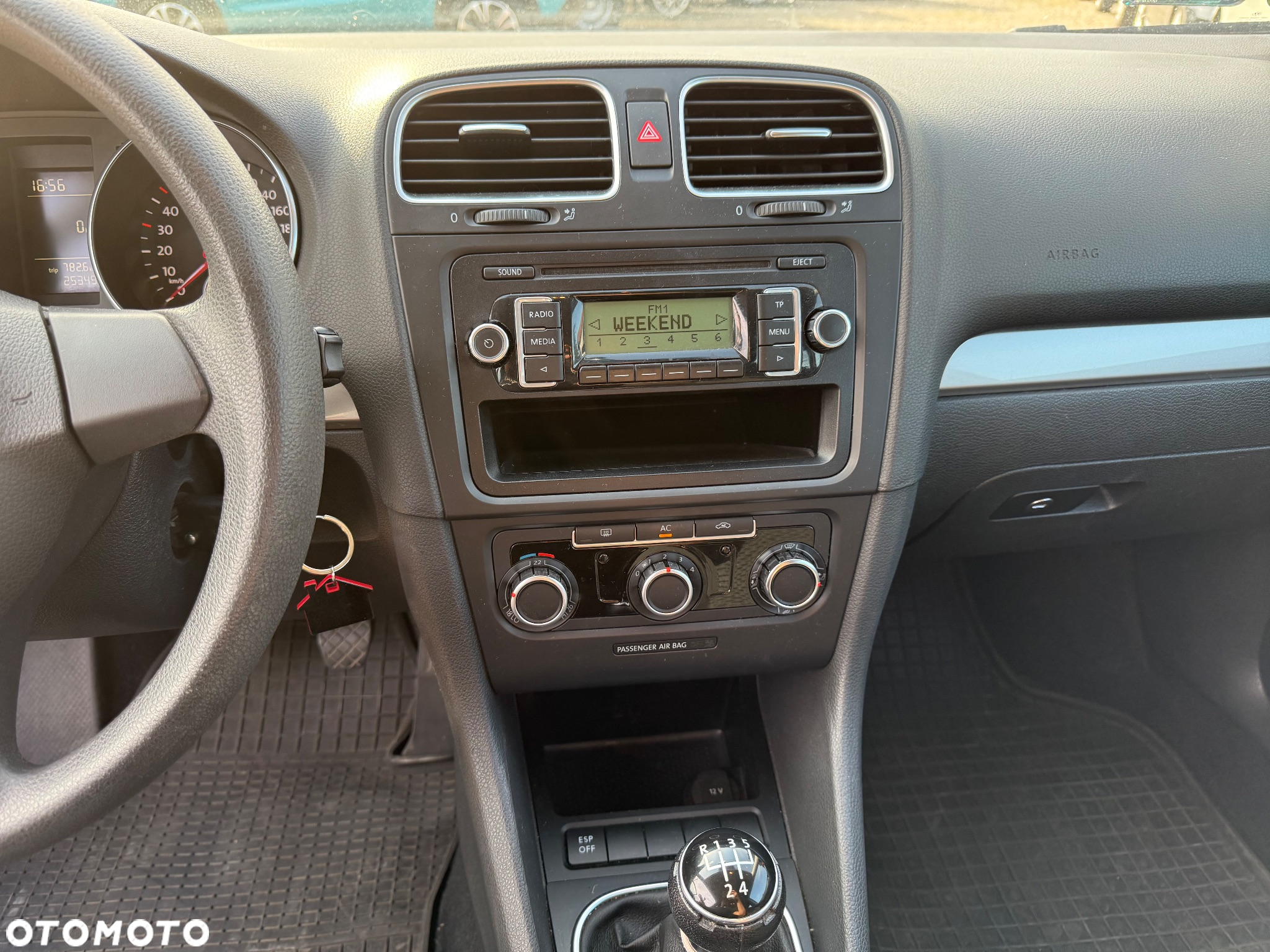 Volkswagen Golf - 14