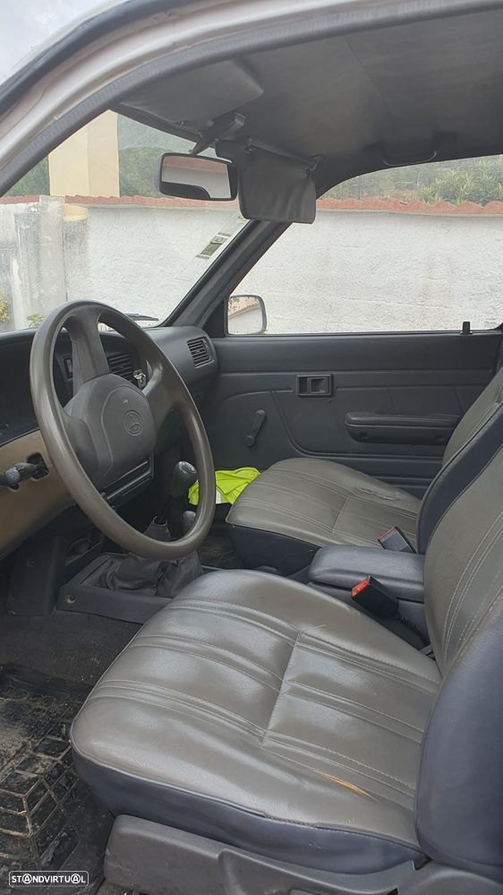 Toyota Hilux 2.4 D LN105LP C. Dupla - 11