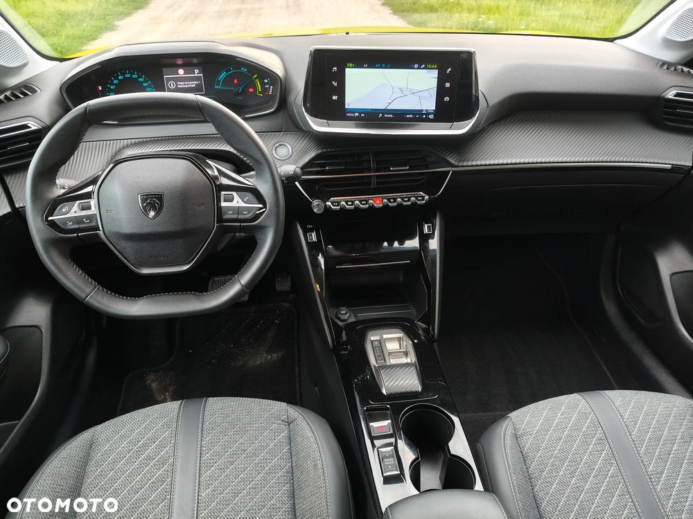 Peugeot 208 - 19