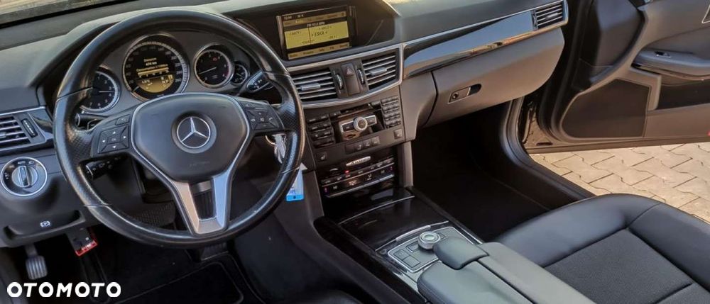 Mercedes-Benz Klasa E 250 CDI DPF BlueEFFICIENCY 7G-TRONIC Elegance - 26
