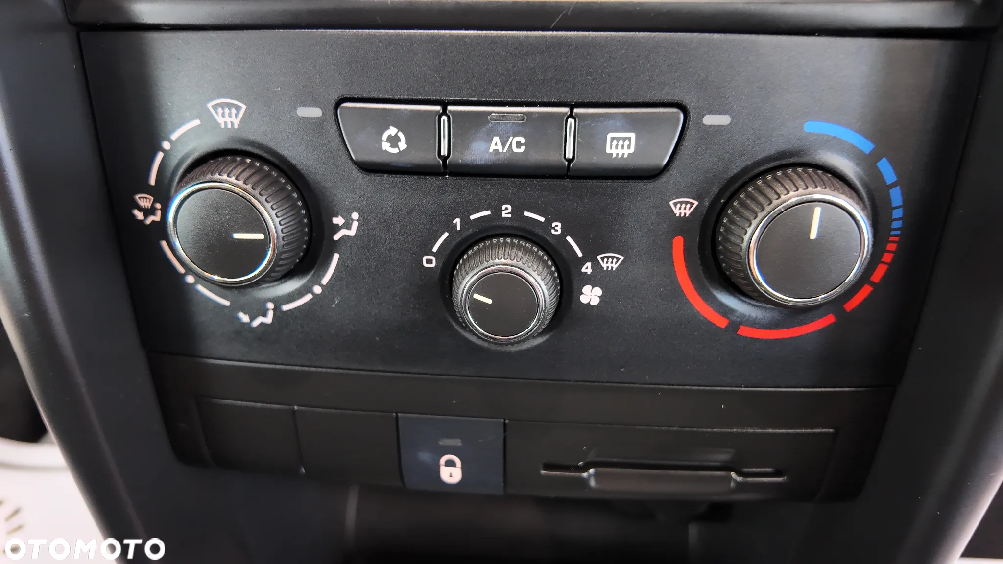 Peugeot 207 1.4 Trendy - 27