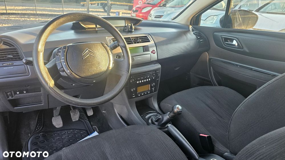 Citroën C4 1.4 16V Equilibre - 14
