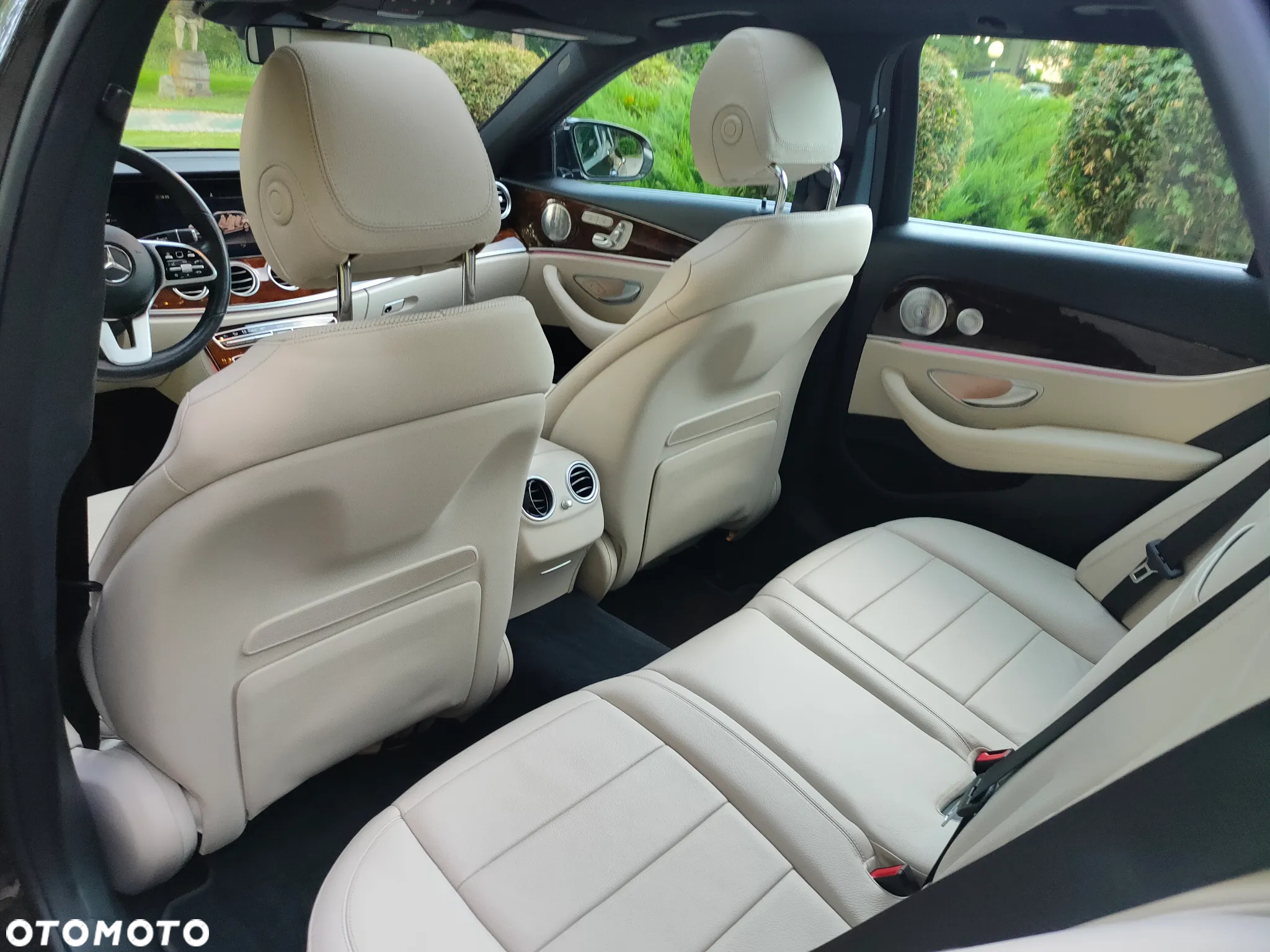 Mercedes-Benz Klasa E 450 4Matic T 9G-TRONIC Avantgarde - 25