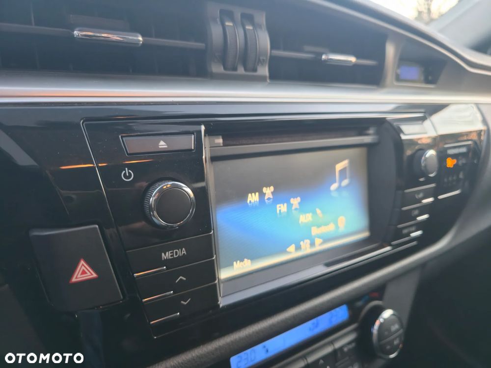 Toyota Corolla 1.6 Premium - 8