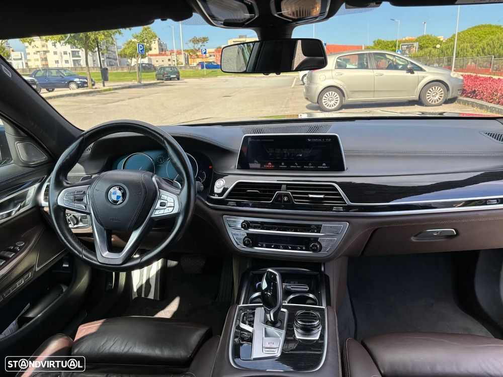BMW 730 d Pack M - 24