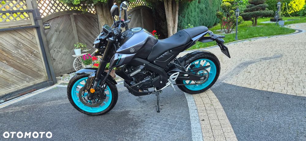 Yamaha MT - 8
