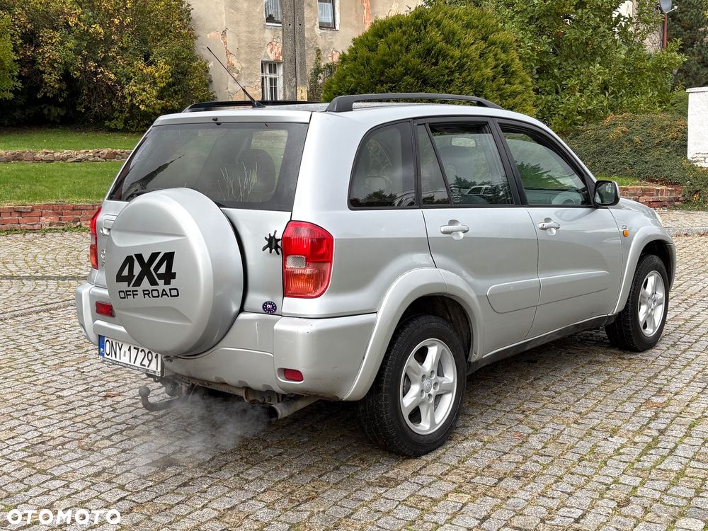 Toyota RAV4 2.0 D-4D 4x4 - 5