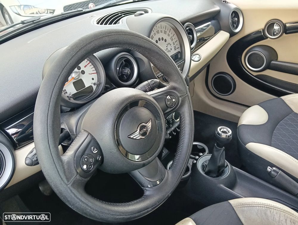 MINI 3 Portas Cooper D - 11