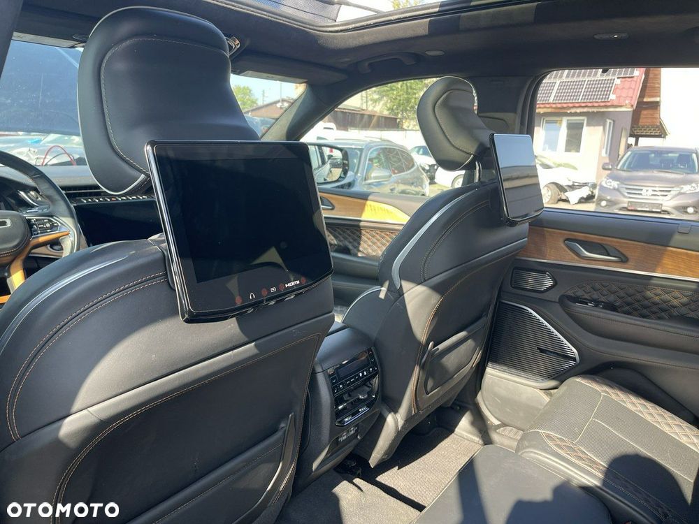 Jeep Grand Cherokee - 10