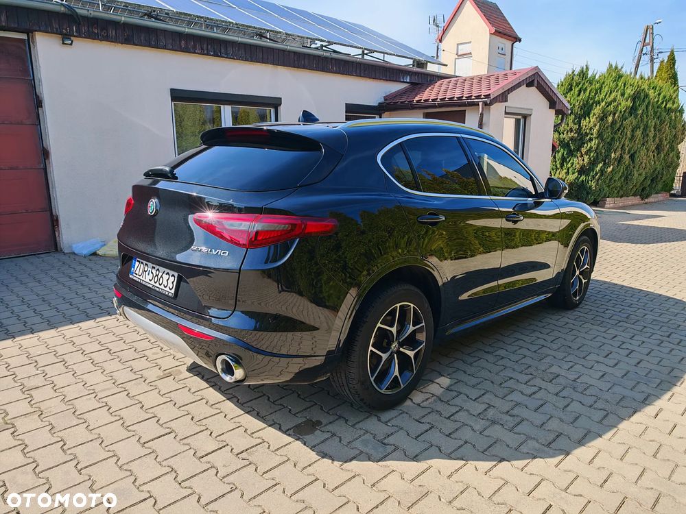 Alfa Romeo Stelvio 2.0 Turbo 16V AT8-Q4 Veloce Ti - 6
