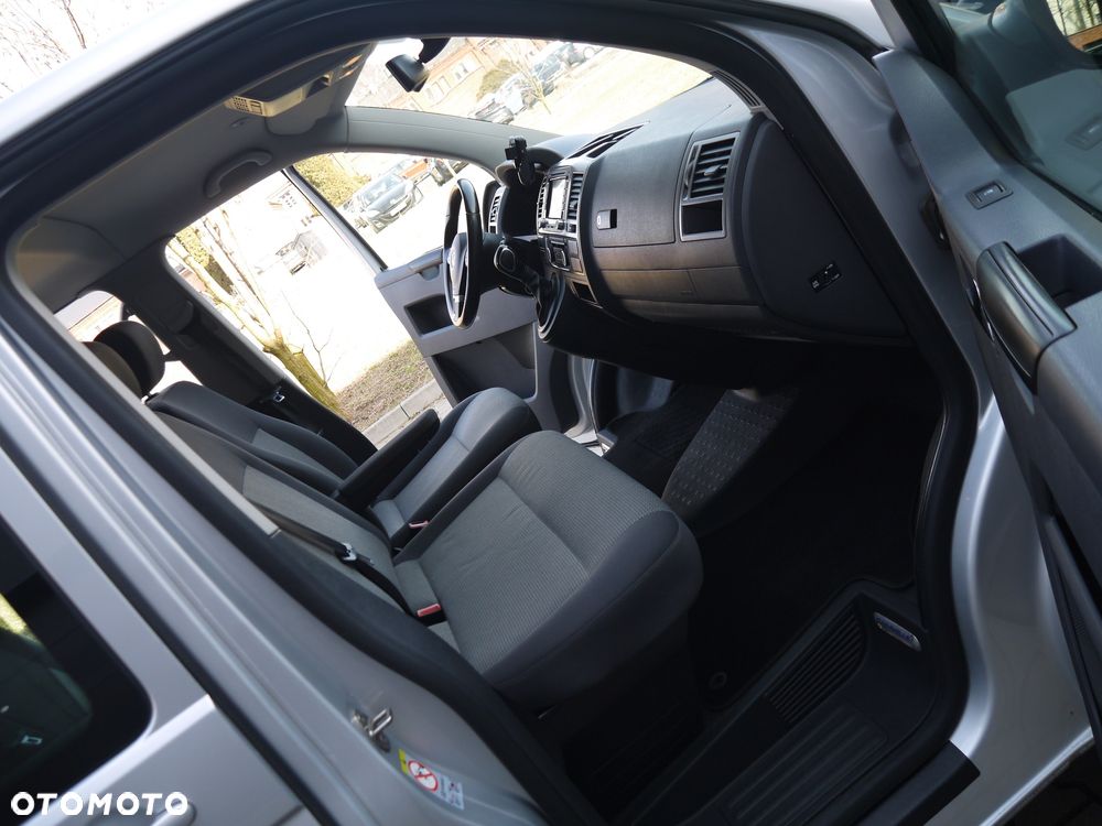 Volkswagen Caravelle - 16