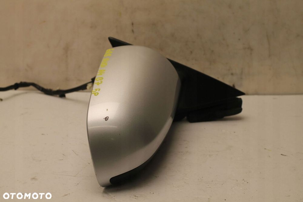 AUDI A4 B7 04R- LUSTERKO PRAWE 5 PINÓW LY7W - 4