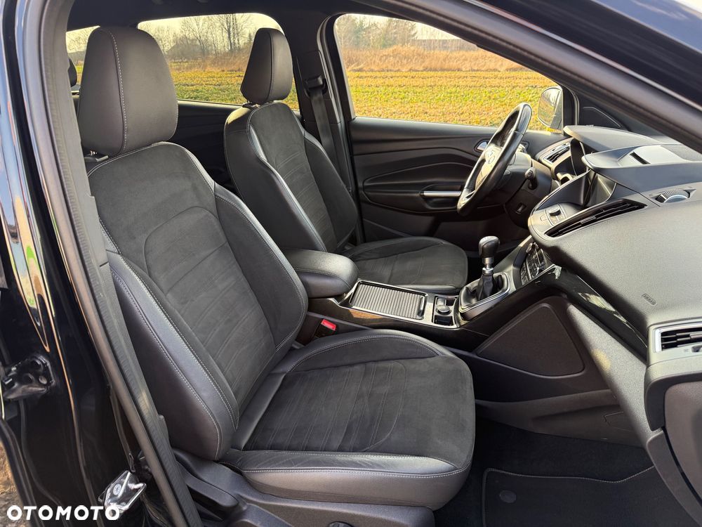 Ford Kuga 1.5 EcoBoost 2x4 ST-Line - 13