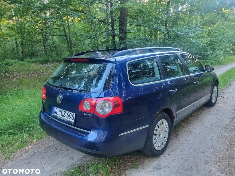 Volkswagen Passat 2.0 TDI Comfortline - 4