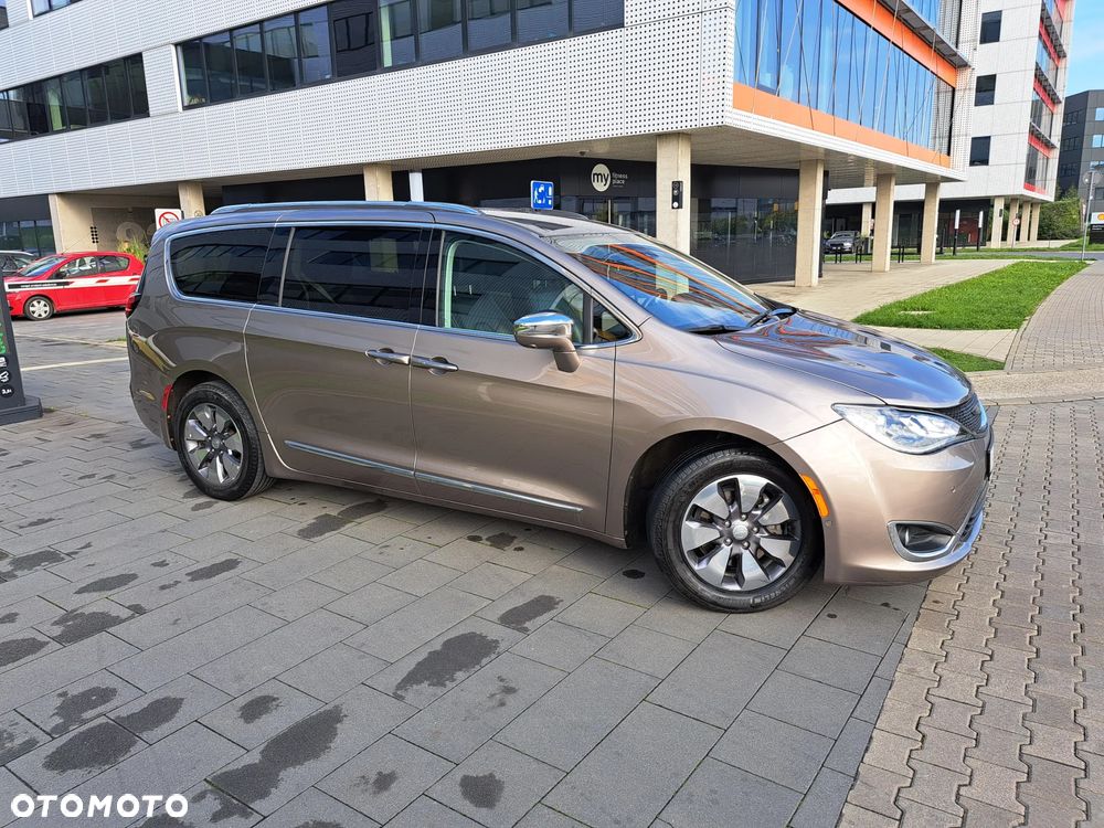 Chrysler Pacifica - 19