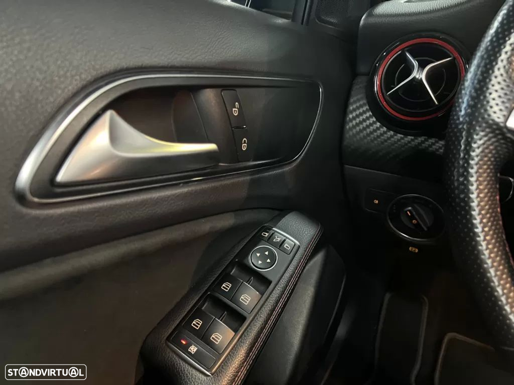 Mercedes-Benz A 45 AMG 4Matic Speedshift 7G-DCT - 25