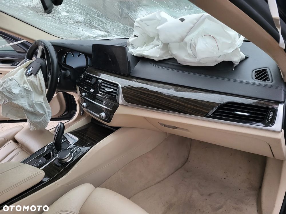 BMW Seria 5 540d xDrive Sport Line - 28