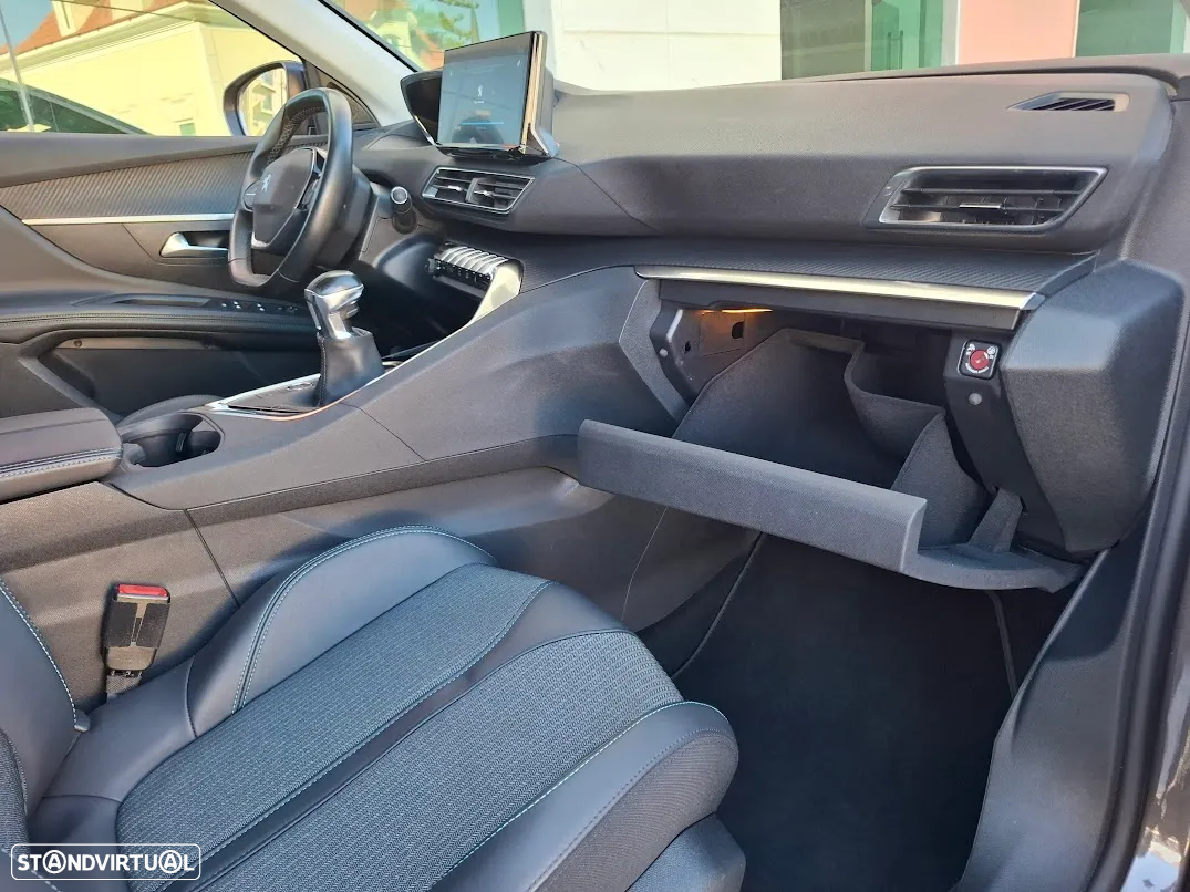 Peugeot 3008 PureTech 130 Stop & Start GPF Allure - 43