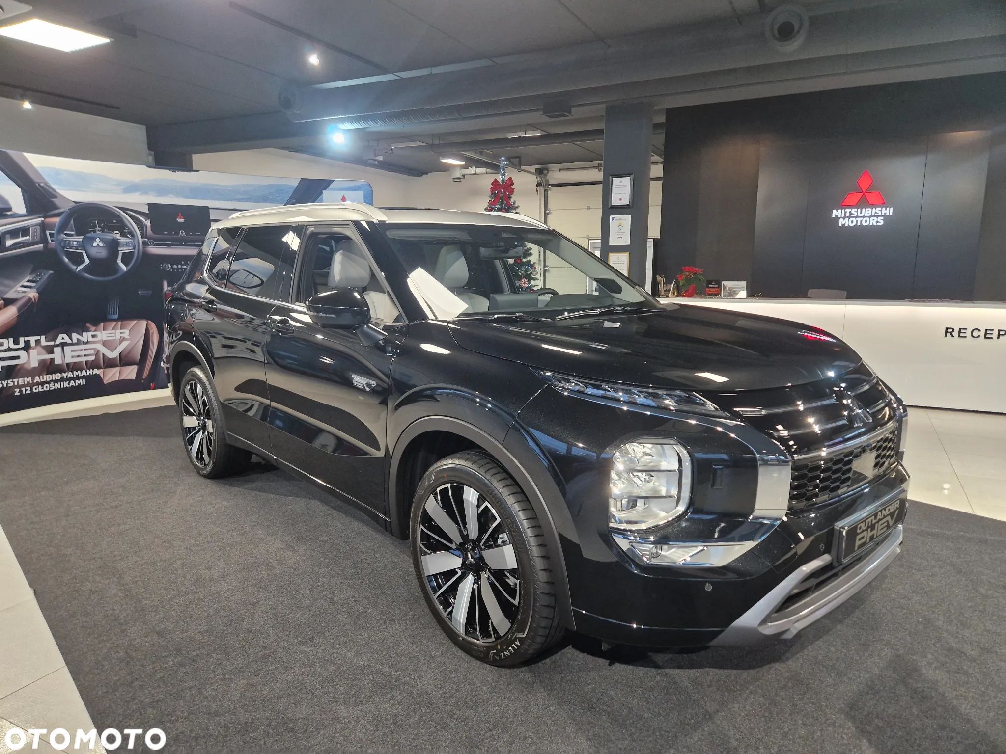 Mitsubishi Outlander - 1