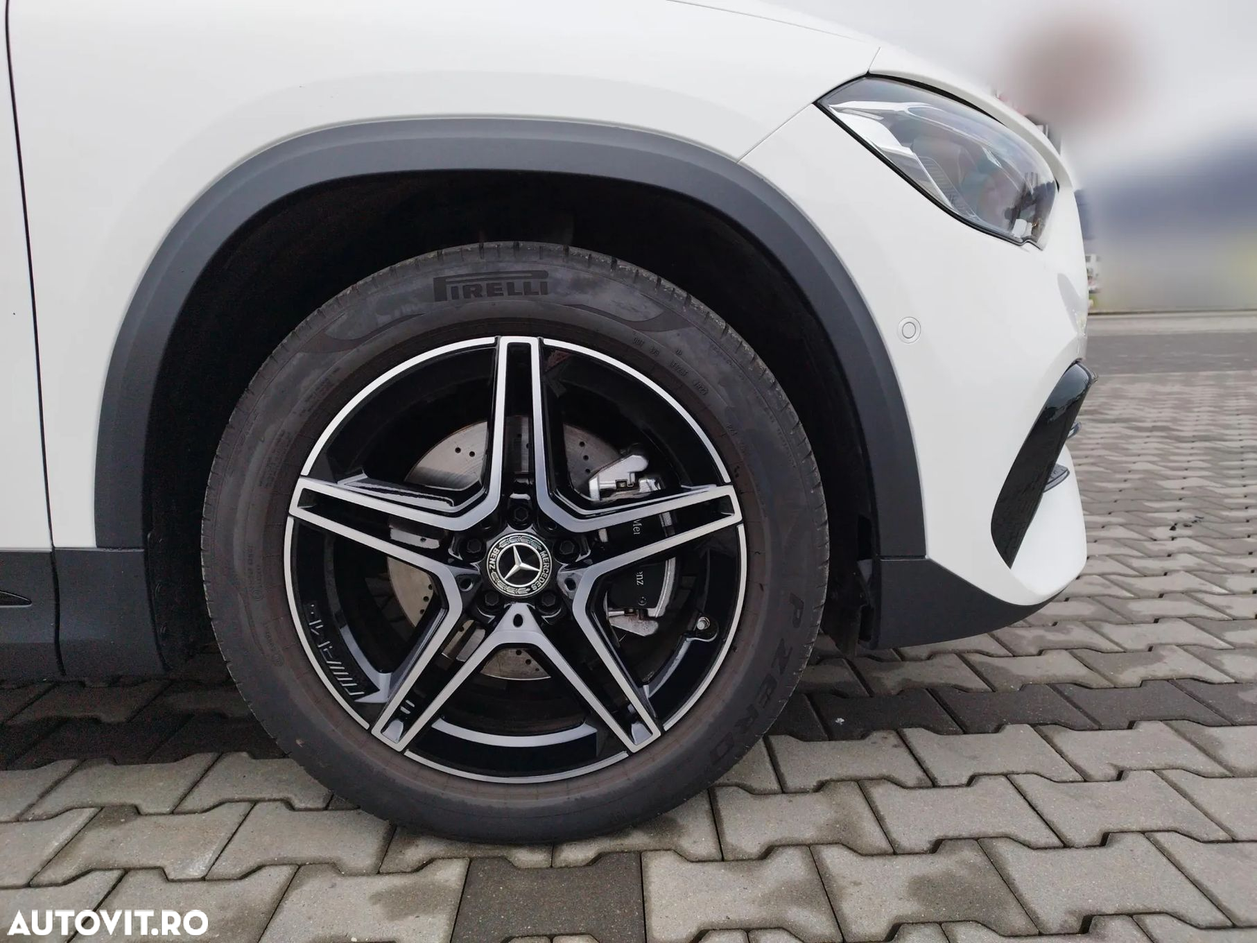 Mercedes-Benz GLA - 6