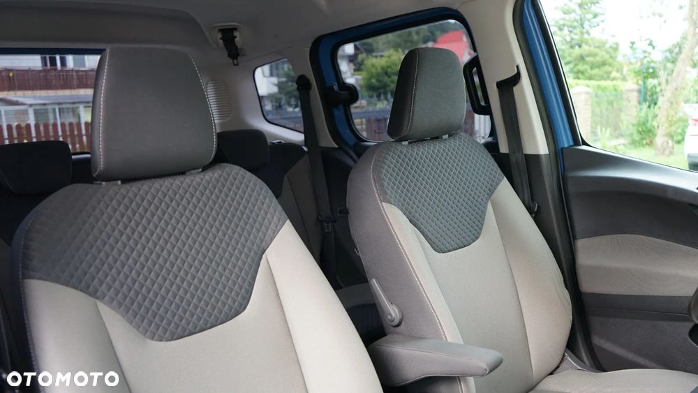 Ford Tourneo Courier - 33