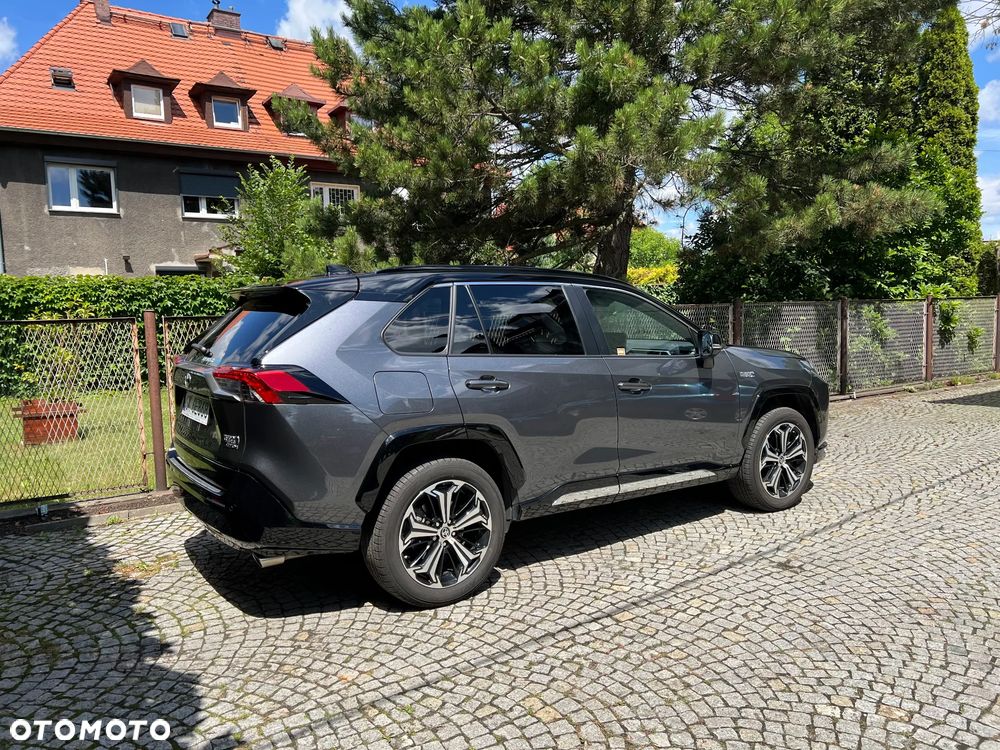 Toyota RAV4 - 8
