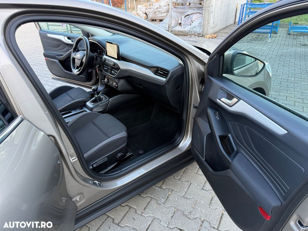 Ford Focus 1.5 TDCi DPF Start-Stopp-System Business - 31