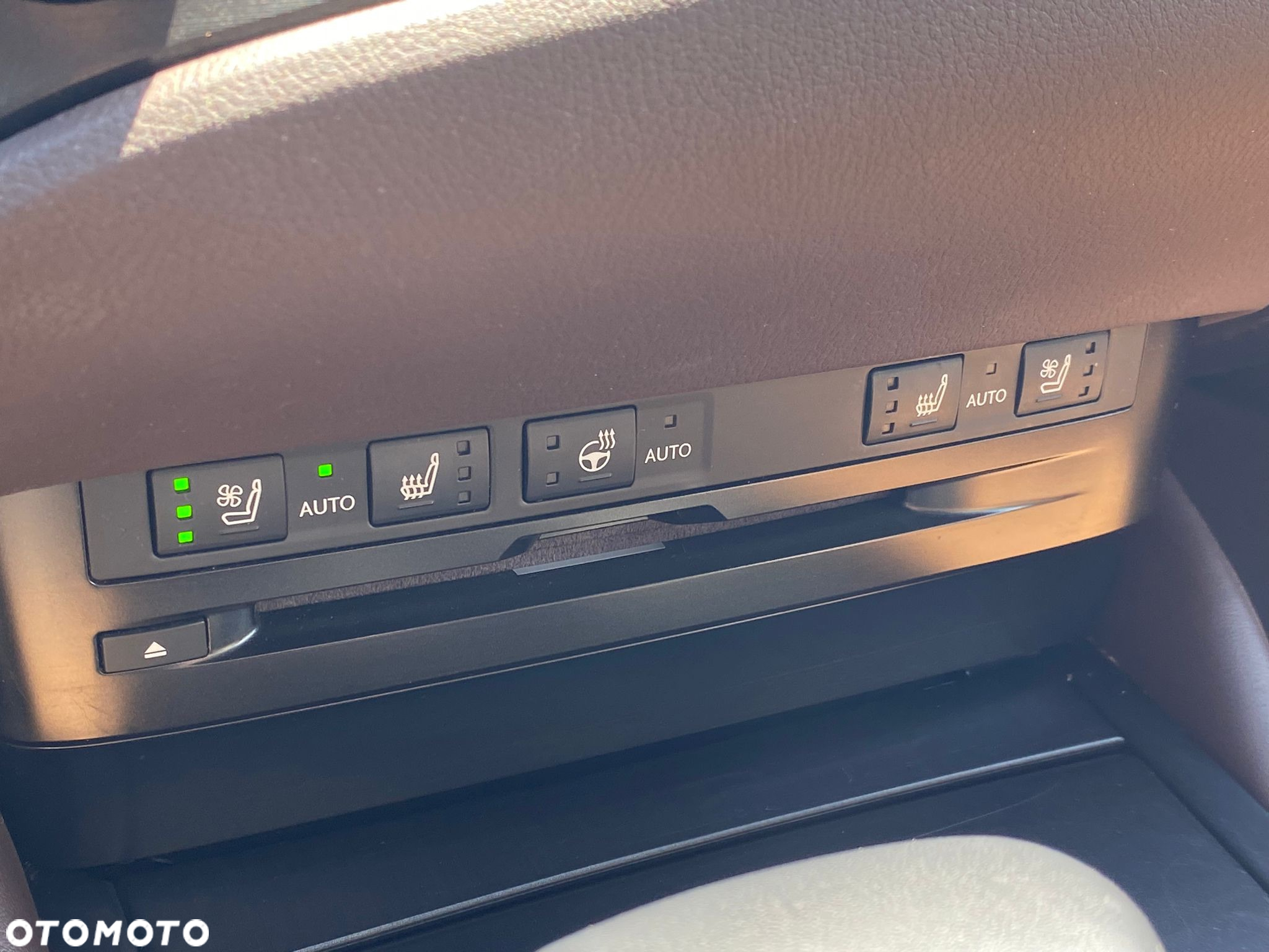Lexus ES - 26
