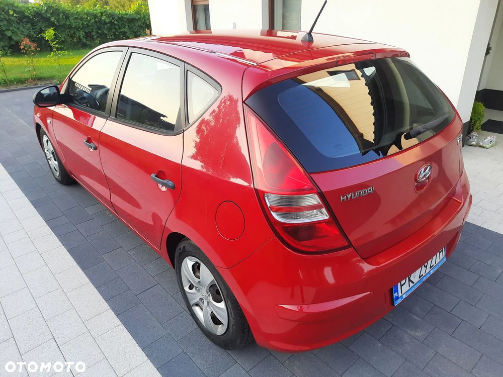 Hyundai i30 1.4 Base + - 9