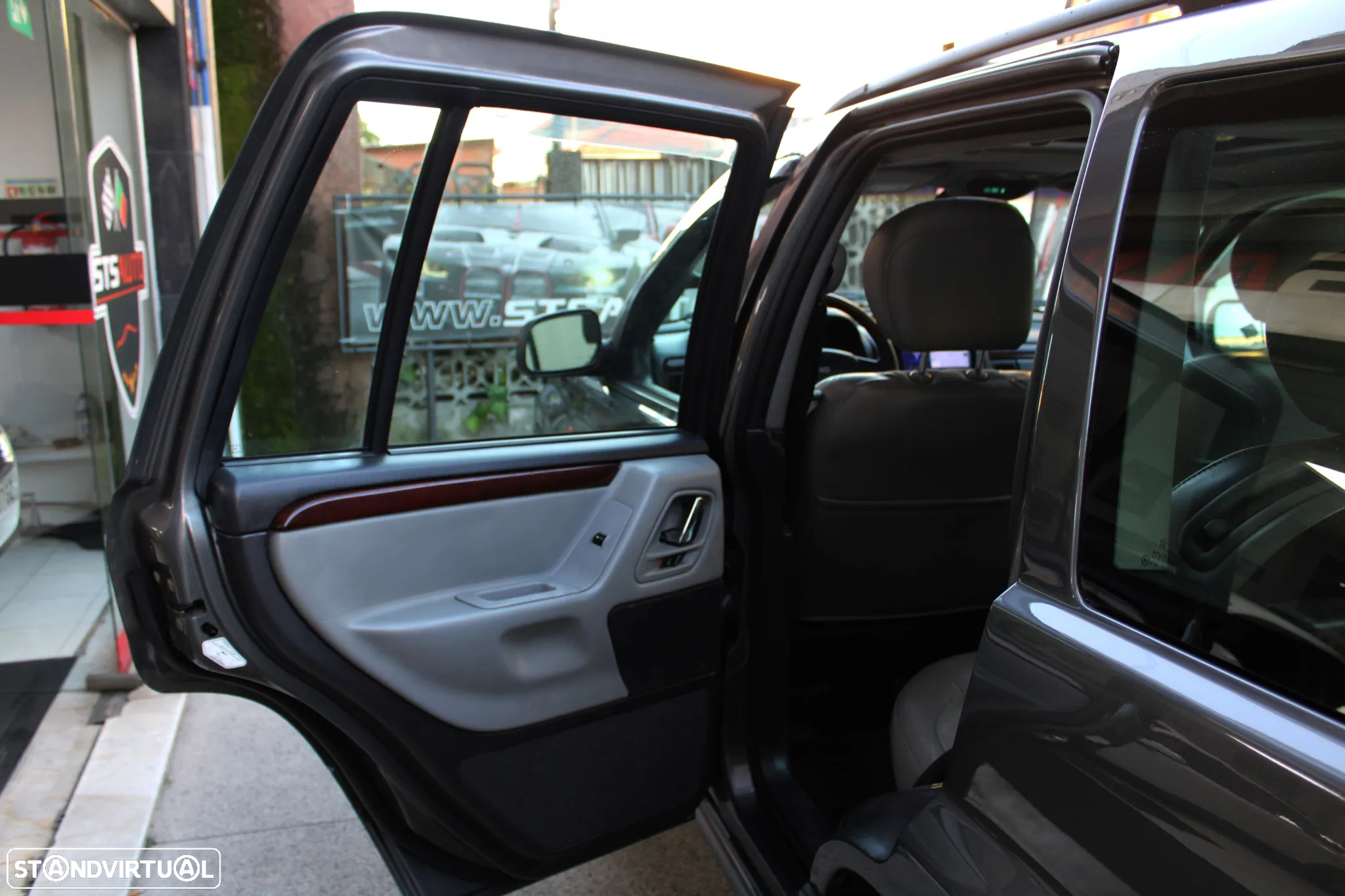 Jeep Grand Cherokee 2.7 CRD Overland - 22