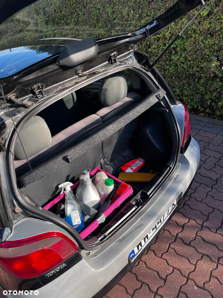 Toyota Yaris 1.0 Terra - 12