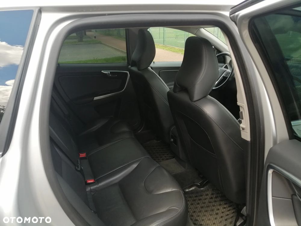 Volvo XC 60 T5 AWD Momentum EU6 - 9
