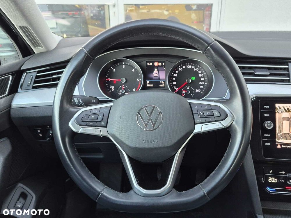 Volkswagen Passat - 8