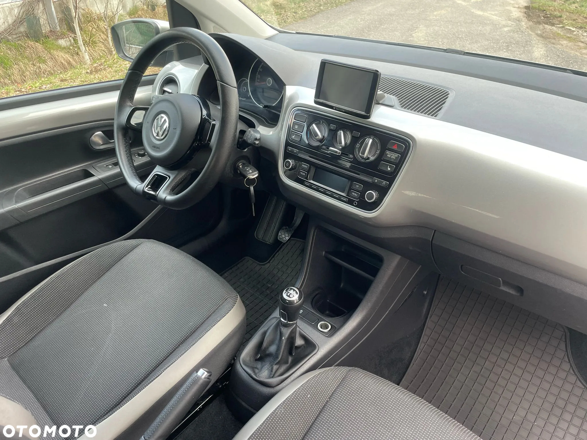 Volkswagen up! - 12