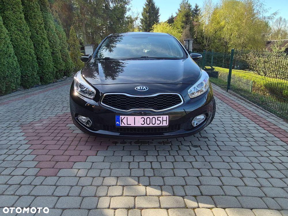 Kia Ceed - 11