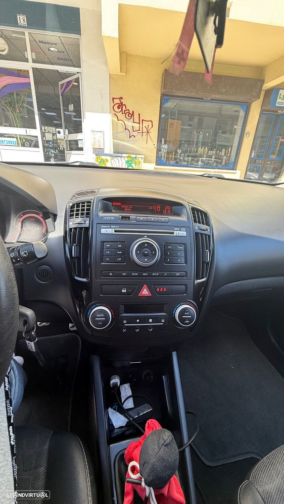 Kia Ceed 1.6 CRDi TX ISG - 10