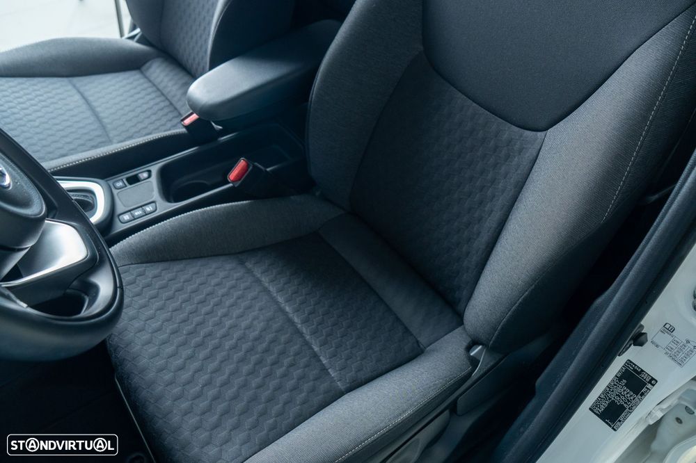 Toyota Yaris 1.5 HDF Comfort Plus - 23