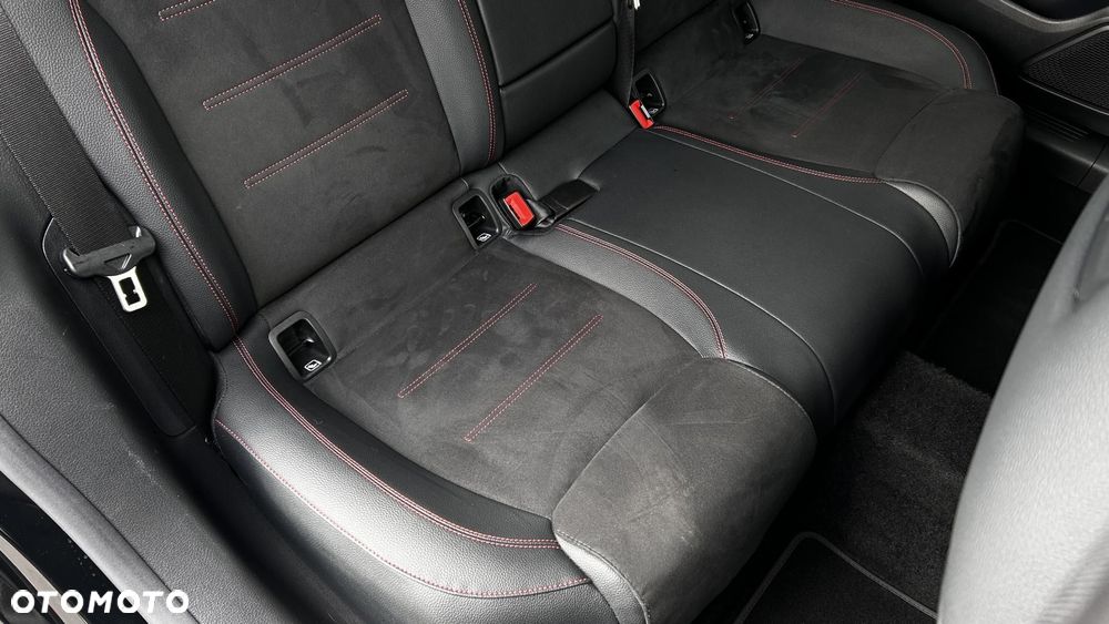 Mercedes-Benz CLA 200 AMG Line 7G-DCT - 23