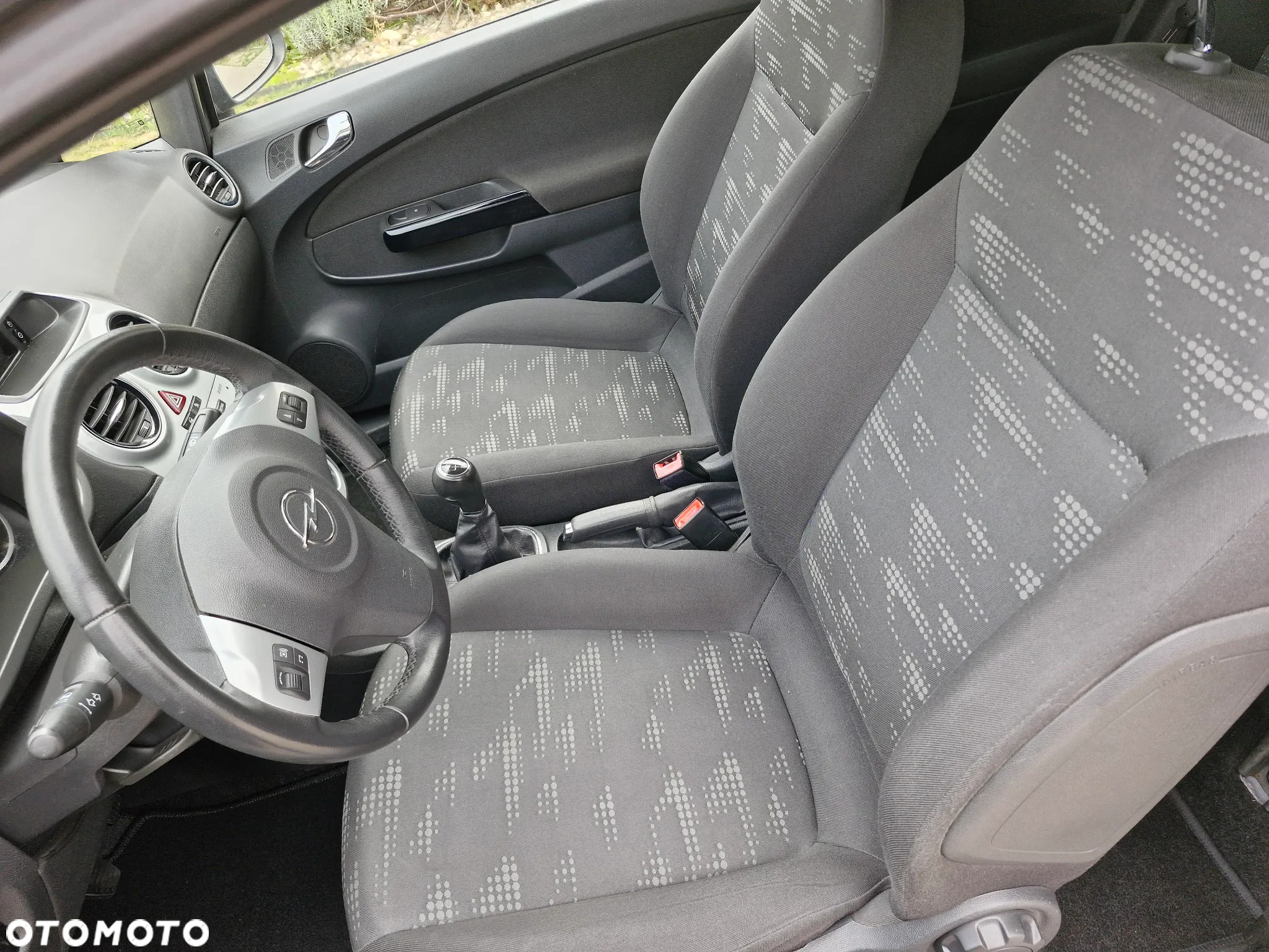 Opel Corsa 1.4 16V Color Edition - 10