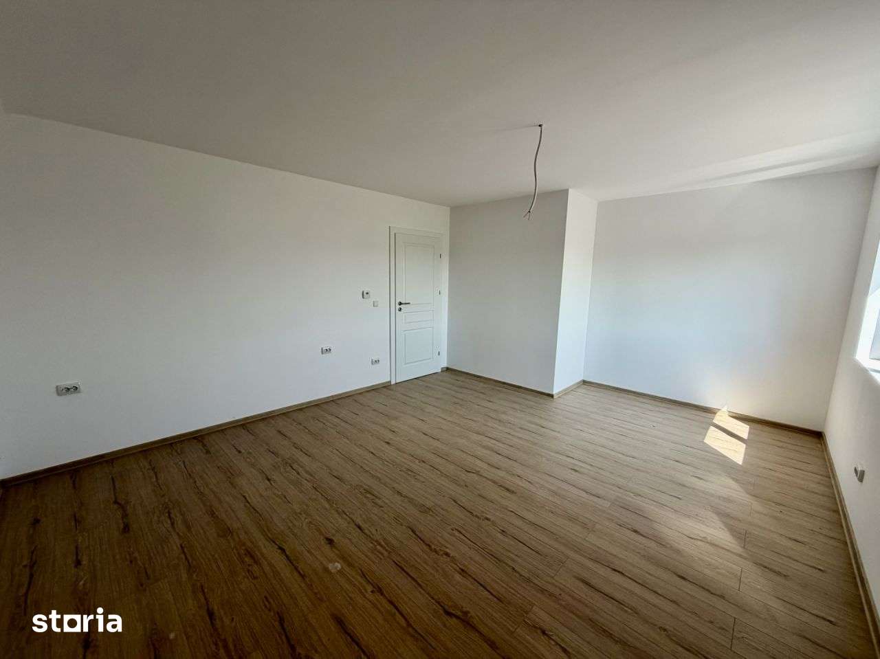 Pozitie Excelenta, Super Pret, 4 Camere - Imagine principală: 5/13