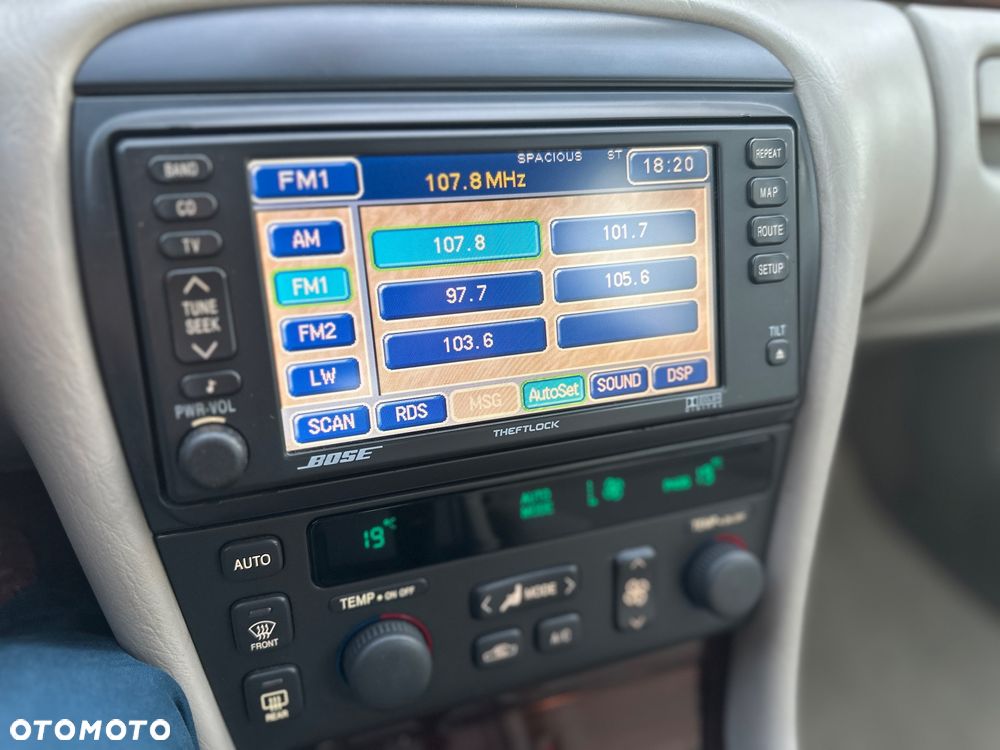 Cadillac Seville - 29