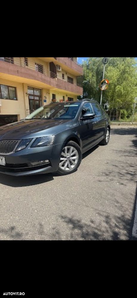 Skoda Octavia 2.0 TDI DSG Ambition - 2