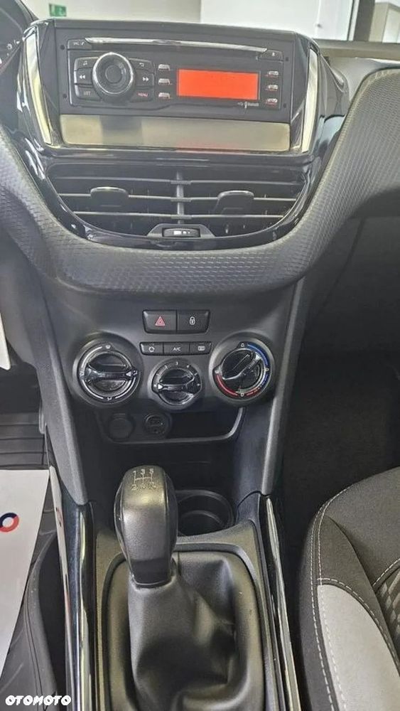 Peugeot 2008 1.2 Pure Tech Style - 13