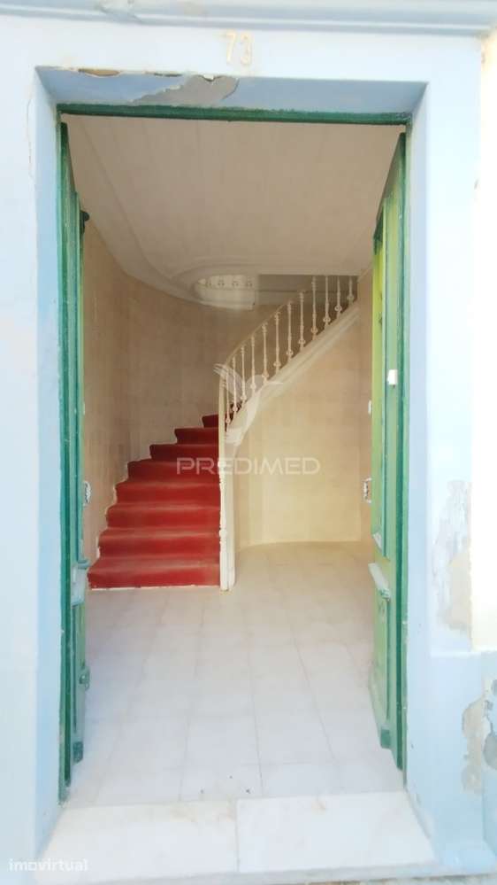 Andar de Moradia & Sotao T2+2   com 234 m² para Recuperar na Baixa... - Grande imagem: 2/40