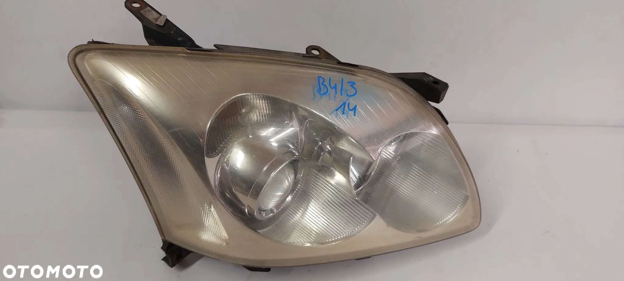 .  LAMPA PRZOD PRZEDNIA PRAWA TOYOTA AVENSIS T25 - 1