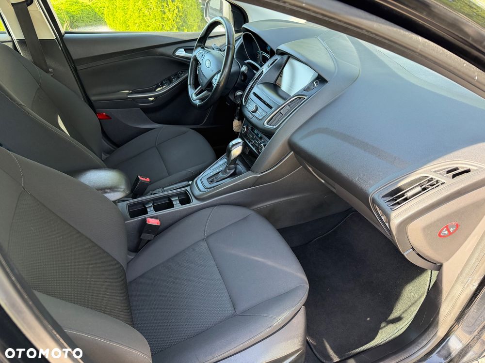 Ford Focus Turnier 1.5 EcoBlue Start-Stopp-System TITANIUM - 12