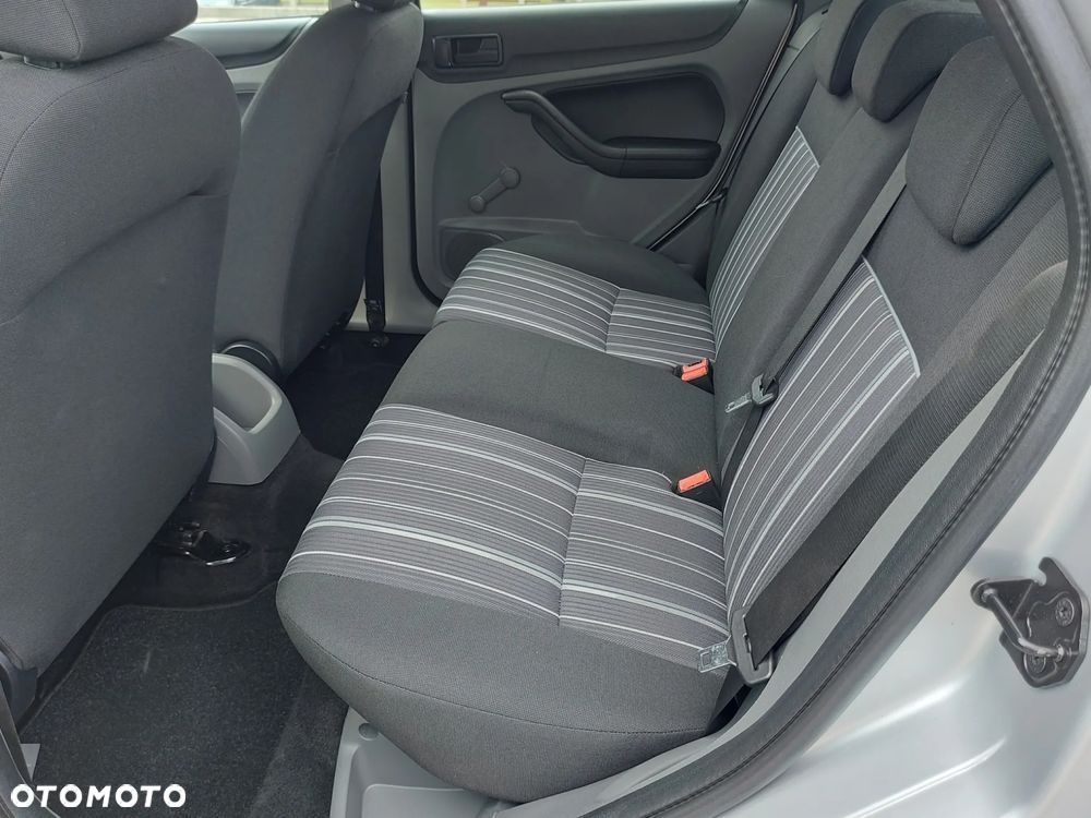 Ford Focus - 23